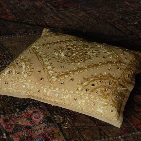 Pakka Mirror Cushion